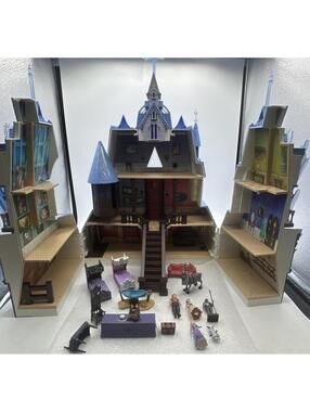 Disney Frozen 2 Arendelle Magic Light & Sound Castle Playset W/Figures 20”